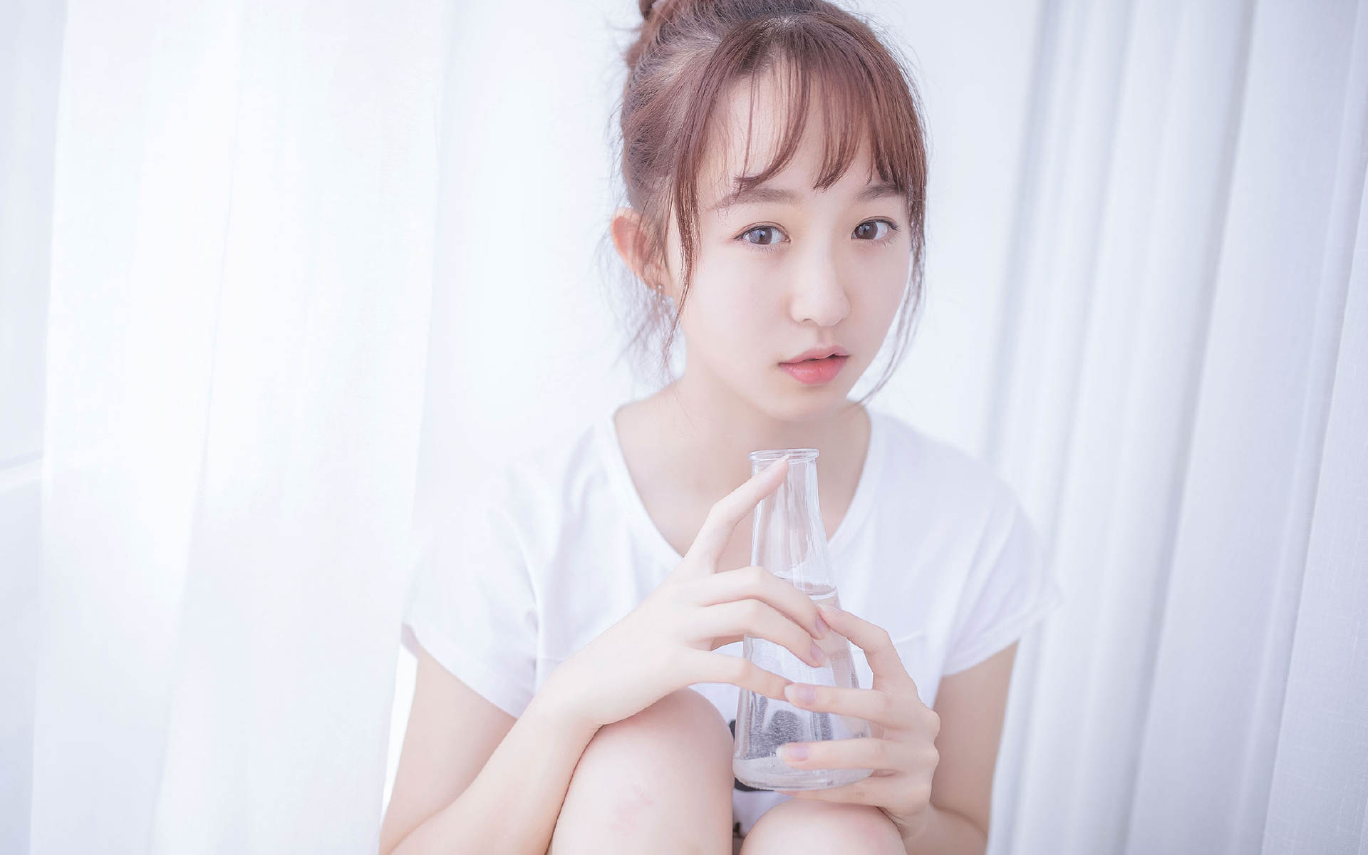 爱游戏登录-“闪电超车瞬间！”——赛车界的年度绝美瞬间，闪电跑车